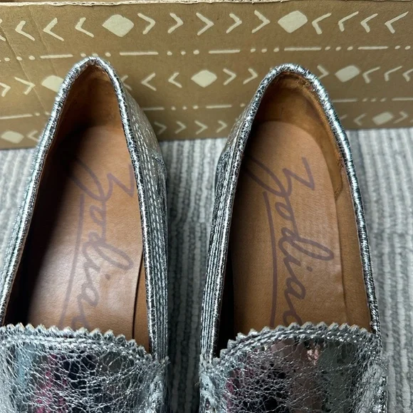 Zodiac Silver Metallic Loafers with Chunky Platform size 7 ❤️🔥 - Picture 2 of 5